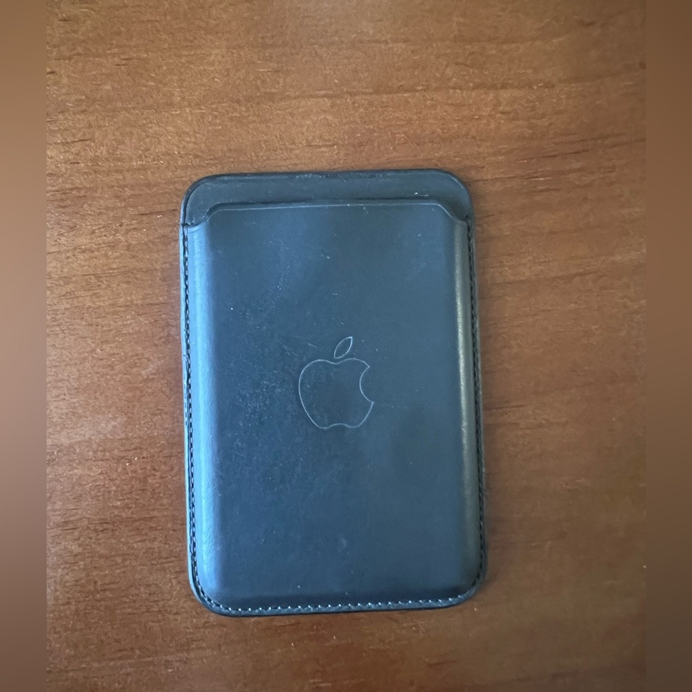 Apple Magnetic Card Holder